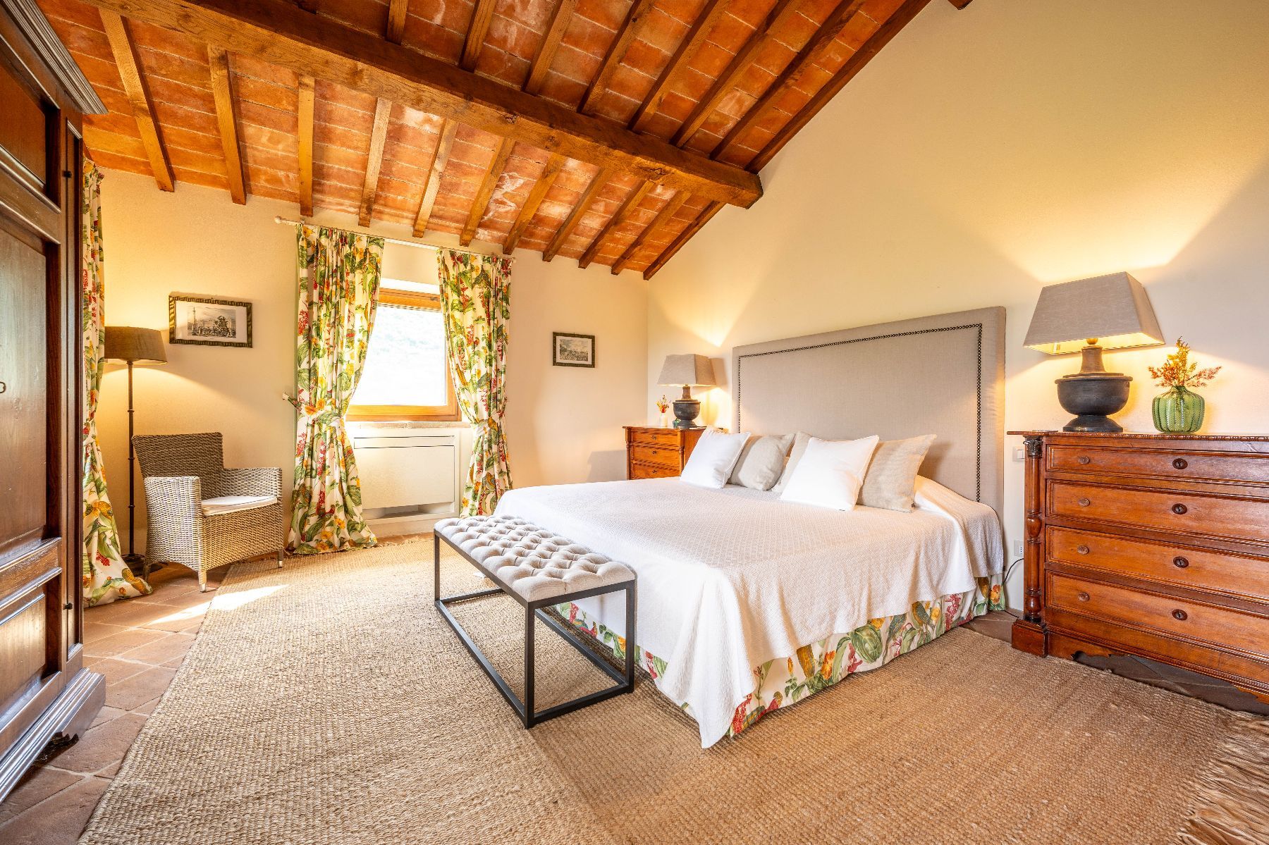 Lampara villa photo.